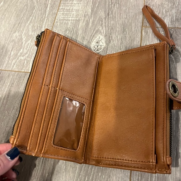 Maurice’s wristlet - Picture 2 of 6